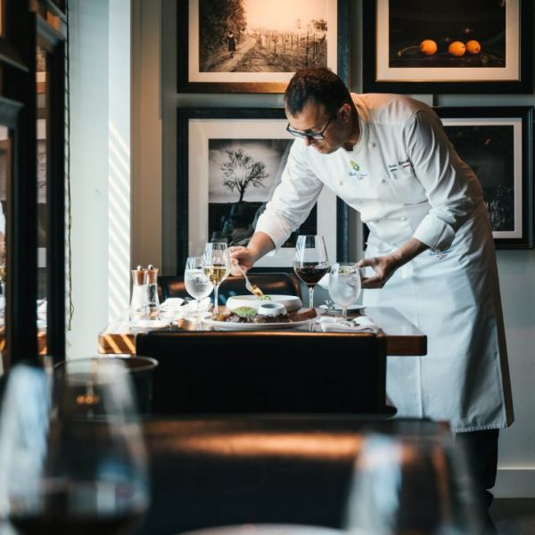 oc-a-vista-ember-chef-alex-0019-scaled-1-768x1152